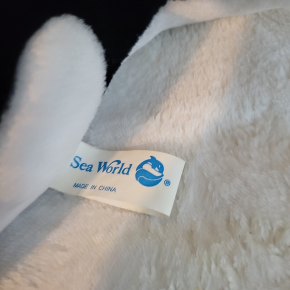 Sea World Shamu Stuffed Animal - Picture 4 of 7